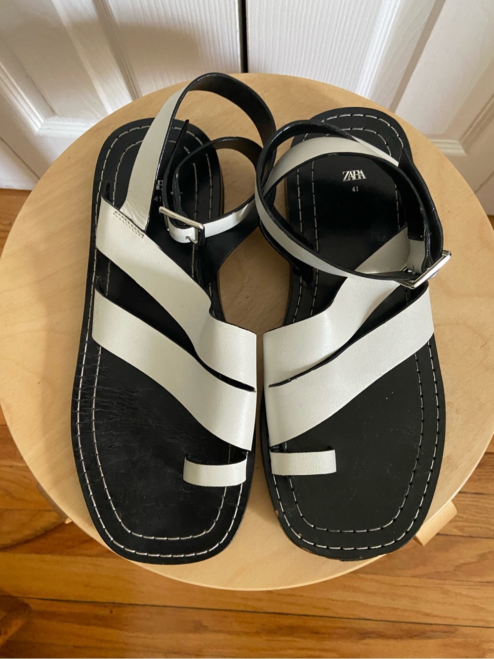 Zara White and Black Strappy Leather Sandals Size 10 - Picture 4 of 6